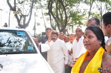 NTR Family Visit to NTR Ghat 2016